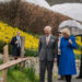 O Rei Charles luta ao prestar homenagem à Rainha Elizabeth II