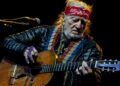 O álbum ‘Dream Chaser’ de Willie Nelson tem uma música que ele escreveu com Bob Dylan