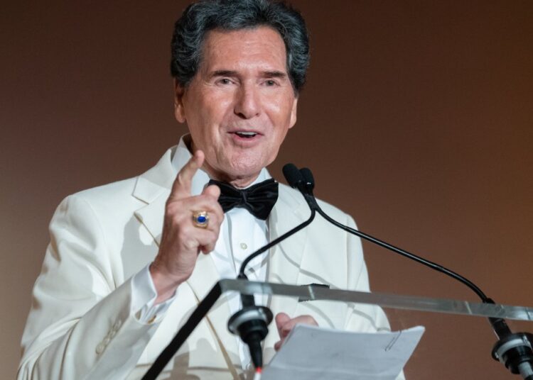 O âncora de notícias de longa data de Nova York, Ernie Anastos, morre aos 82 anos – NBC New York