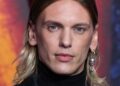 O ator de Stranger Things, Jamie Campbell Bower, lança nova música