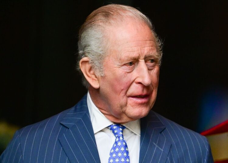 O rei Charles 'lavou as mãos' do príncipe Harry e Meghan em meio à crise real