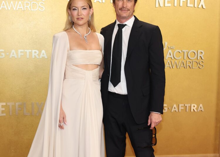 Passeio de Kate Hudson e irmão Oliver Hudson