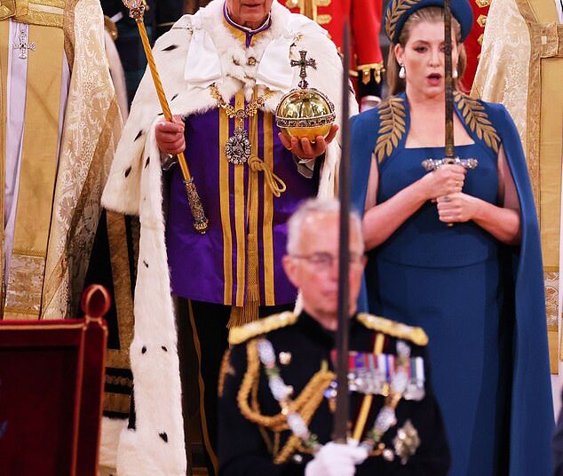 Penny Mordaunt revela que membro da família real brincou que ela havia roubado o show do rei Charles em sua coroação