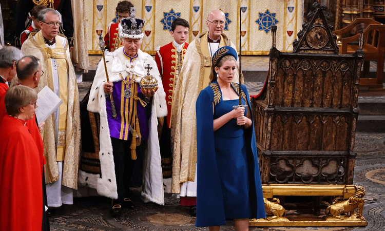 Penny Mordaunt 'roubou a cena' do Rei e da Rainha na coroação, brinca membro da Família Real