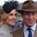 Peter Phillips faz a primeira aparição em Cheltenham em 2026 com a glamorosa noiva Harriet Sperling e o Rei Frederik e a Rainha Mary indo para a Austrália