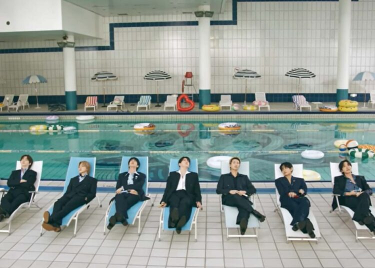 Por que o último videoclipe do BTS para “Swim” é o meu favorito até agora