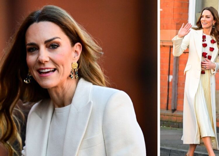 Princesa Kate sorri com um lindo traje creme enquanto visita Leicester | Real | Notícias