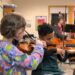 Programa gratuito de educação musical para jovens busca novo lar em NK