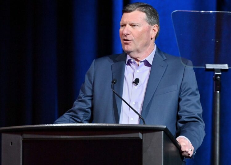 Ray Nutt, CEO da Fathom Entertainment, deixará o cargo