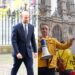 Rei Charles, Kate Middleton e Príncipe William questionados por manifestantes que exigem respostas sobre as ligações de Andrew com Epstein