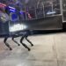 Robôs gigantes batalham no Robowar de Detroit | KGOU