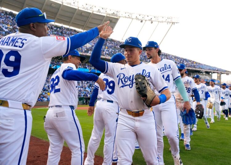 Royals vence a estreia em casa sobre os Twins