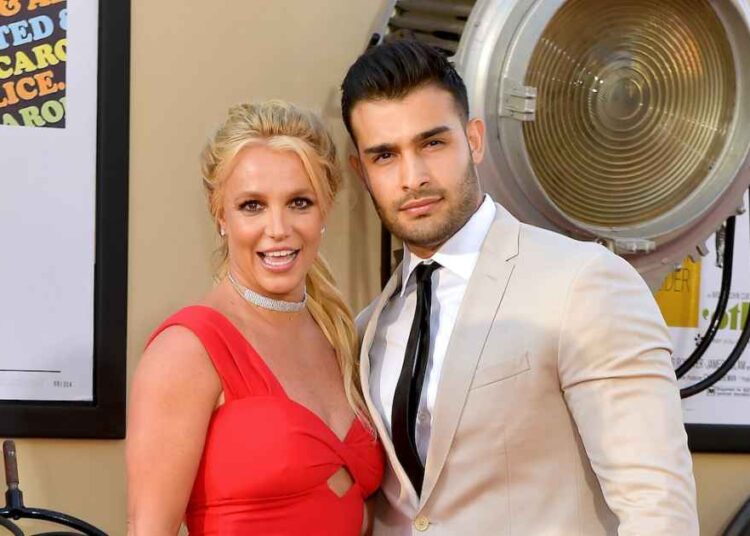 Sam Asghari, ex-Britney Spears, evita pergunta sobre seu DUI