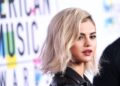 Selena Gomez comemora aniversário de álbum com novas barras de sorvete ‘Bluest Flame’