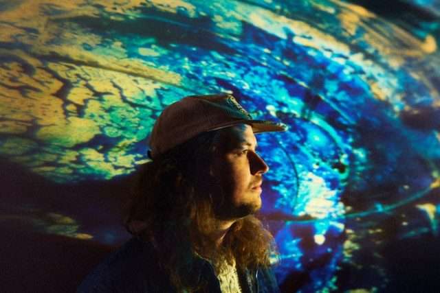 Shjaane Glover quebra sete anos de silêncio com o enigmático novo single ‘Effervescence’