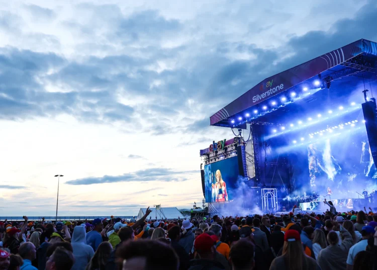 Silverstone completa a programação musical do Grande Prêmio da Inglaterra de 2026 com Richard Ashcroft, Chase & Status e Rag'n'Bone Man