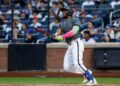 Starling Marte assinando com o Royals após quatro anos no Mets