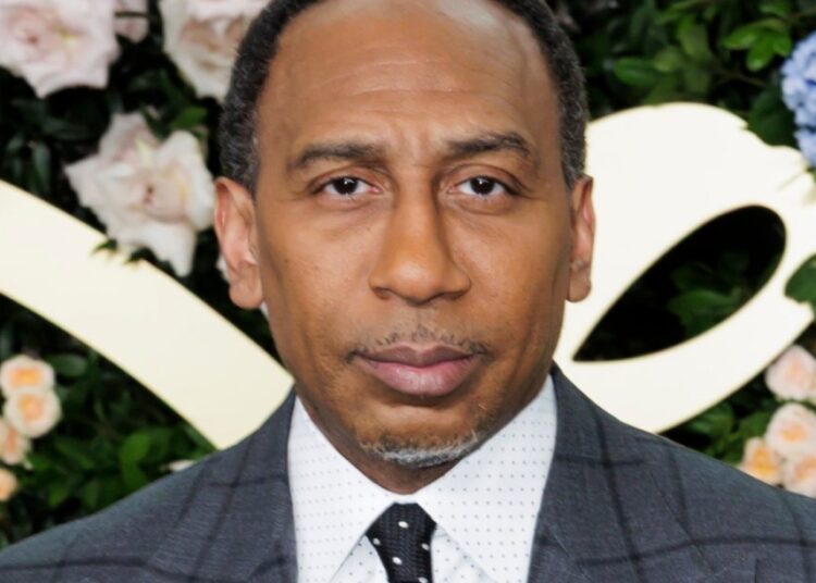 Stephen A Smith prepara John Oliver para um possível papel em um hospital geral