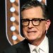 Stephen Colbert mira em chefes corporativos em discurso de premiação