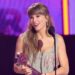 Taylor Swift homenageia Elizabeth Taylor em novo videoclipe