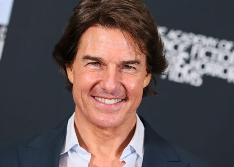 Tom Cruise filma cenas secretas em vídeo dirigidas pelo diretor Wicked