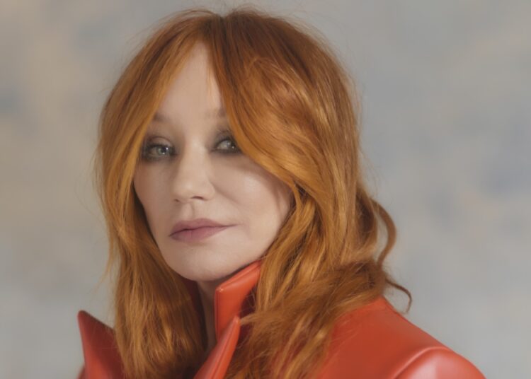 Tori Amos revela nova música “Shush” sobre “Lizard-Demon” Billionaire
