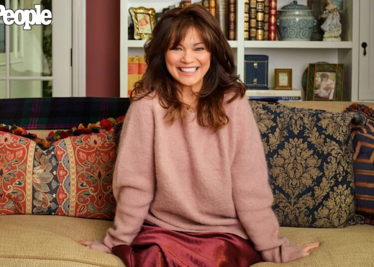 Valerie Bertinelli diz que posar nua aos 65 anos é melhor do que posar de biquíni verde com 20 quilos a menos (exclusivo)