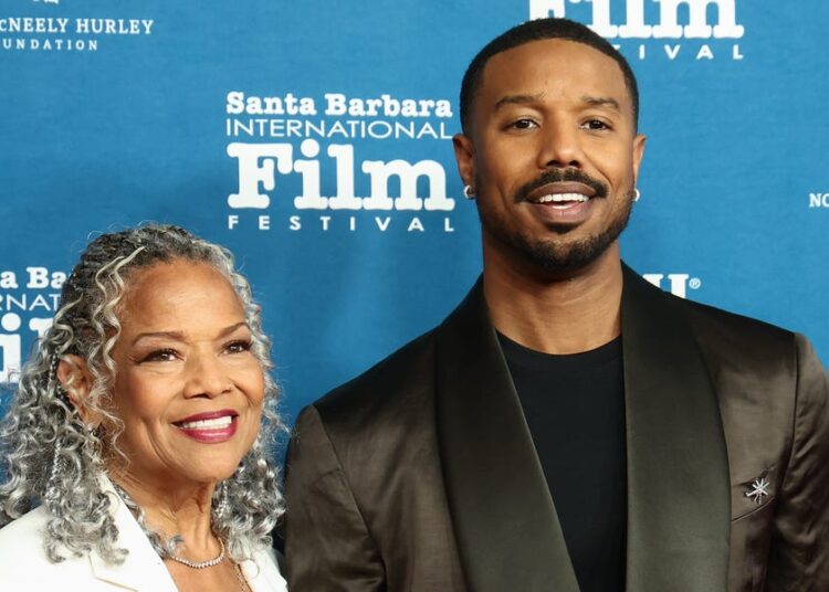 Veja Michael B. Jordan elogiar sua mãe antes do Oscar