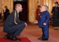 Warwick Davis elogia o Príncipe William por 'descer ao meu nível' em momento emocionante no Castelo de Windsor