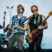 Weezer Post Teezer com nova música │ Exclama!