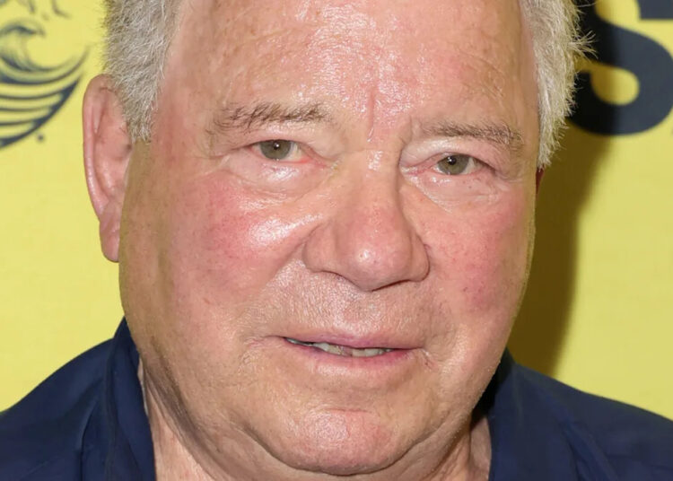 William Shatner emite PSA ousado ao comemorar 95º aniversário