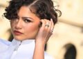 Zendaya alimenta rumores de casamento de Tom Holland com anel de ouro
