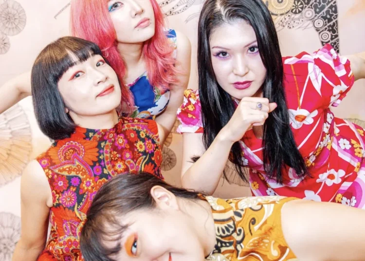 10 novas músicas lançadas hoje para ouvir: futebol americano, Otoboke Beaver e muito mais