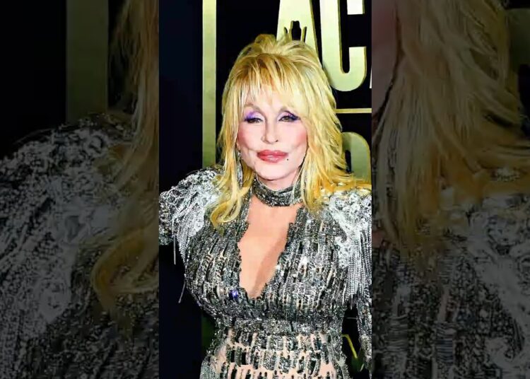 Ela tem uma fortuna de mais de 500 milhões de dólares. #famosos2025 #brasil #hollywood #curiosidades