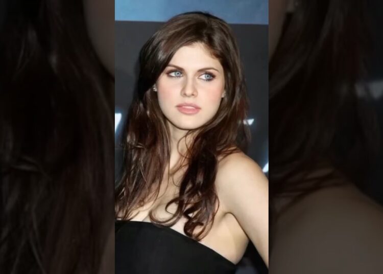 Alexandra Daddario: The Blue-Eyed Star Taking Over Hollywood #AlexandraDaddario #Hollywood #short