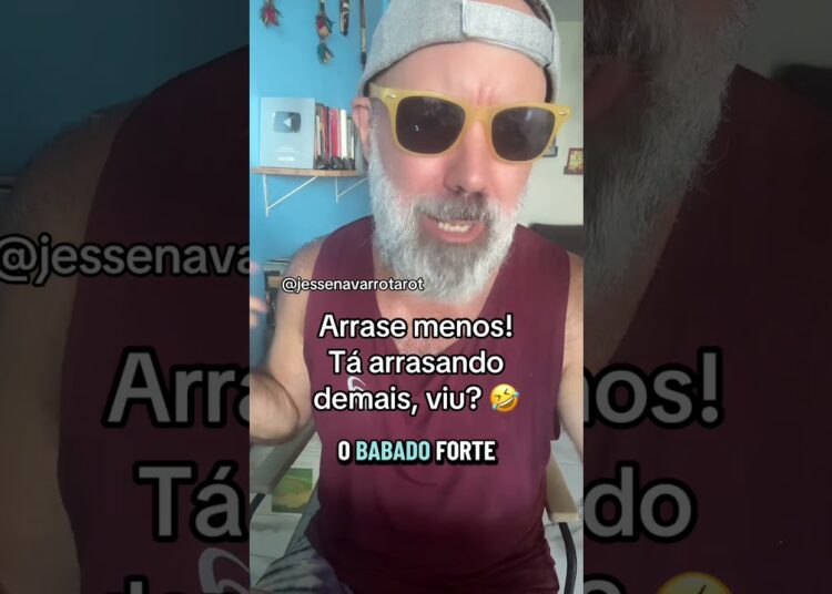 O que vc fez, hein, menina? Tá todo mundo reparando que vc arrasou demais. Só dá vc nas fofocas