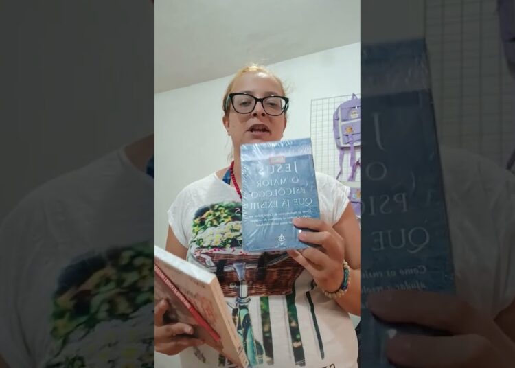 Fofocas dos livros #fofocas #familia #londrinaeregiao #brasil #EUA #mãe #comunicação