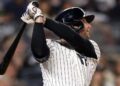 McMahon sai do banco e sai da crise com um grande home run para o Yankees na vitória por 4 a 2 sobre o Royals