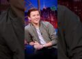 São amigos que beijam na boca 😇 #thenoitecomdanilogentili #tomholland #LauraHarrier #homemaranha