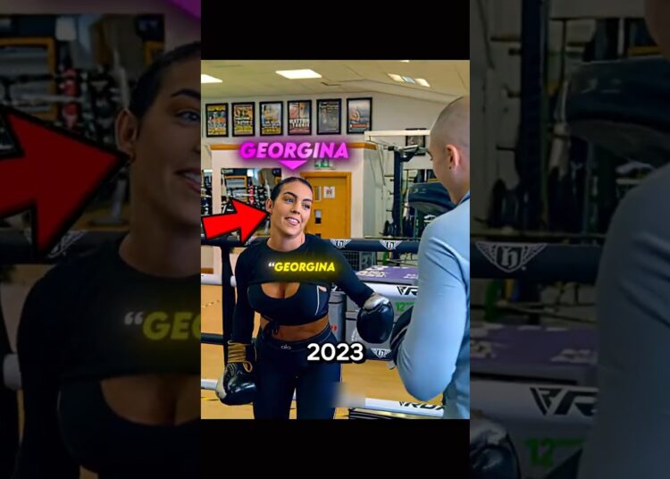 Ronaldo Steps Into the Ring!😱