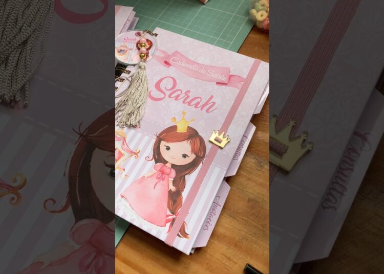 Caderneta de Vacina Personalizada – Princesa Realeza | JennyRonn Personalizados