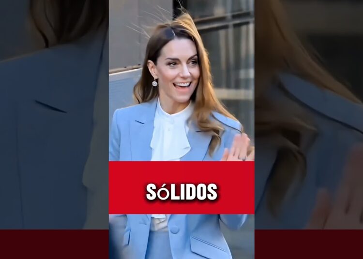 Beatriz desafía al Palacio por despojar a las hermanas York de sus títulos. #realeza #beatriz #kate