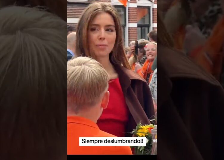👑🔥 Princesa Alexia BRILLA con su HERENCIA LATINA 🇦🇷💃 ¡Pura elegancia real!