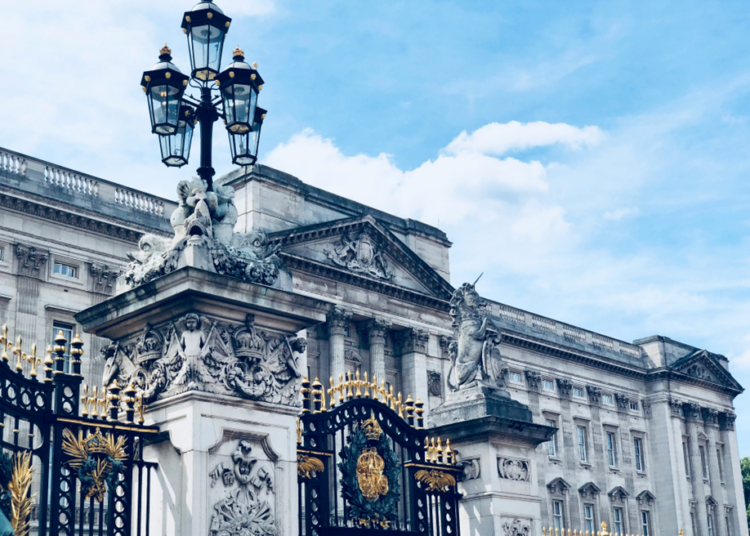 2 em cada 5 (38%) britânicos acham que a Família Real lidou bem com a situação de Andrew após a prisão