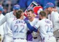 A explosão de Thomas faz com que Royals ultrapasse Angels em 10 entradas