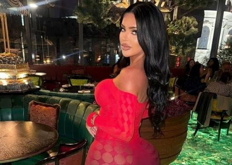 A influenciadora do Klaudiaglam, Klaudia Zakrzewska, morre após ataque de carro em uma boate em Londres