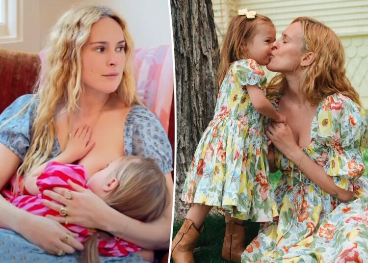 A mãe solteira Rumer Willis rebate as críticas dos pais com um vídeo amamentando a filha de 3 anos