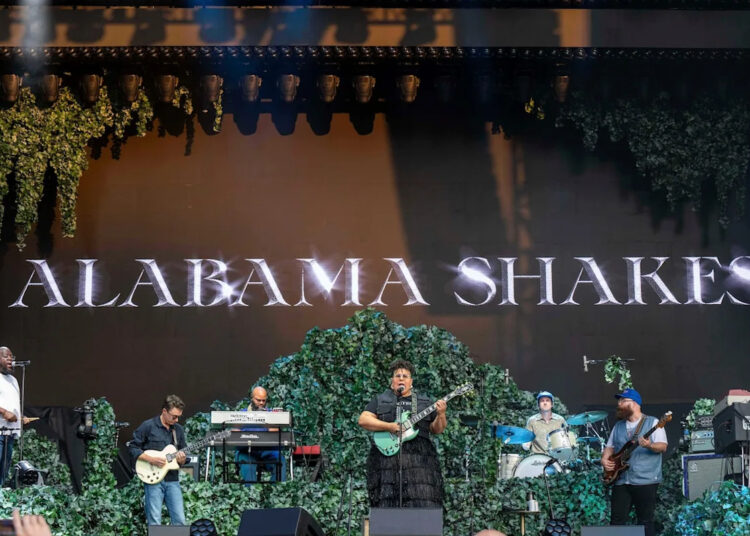 A nova música da icônica banda do Alabama protesta contra a Casa Branca e a violência armada