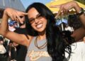 A selfie de biquíni stringy de Becky G é um momento Coachella que não vale a pena perder