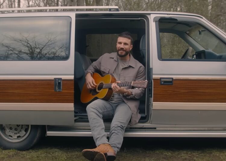 A última música “country” a atingir um bilhão de streams no Spotify é… “Body Like A Back Road” de Sam Hunt